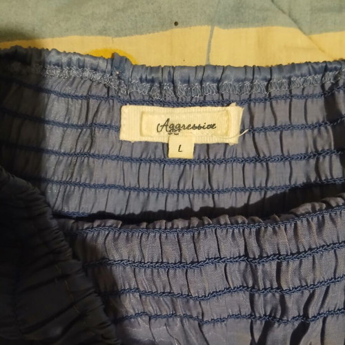 Strapless satin top like new, size L, blue