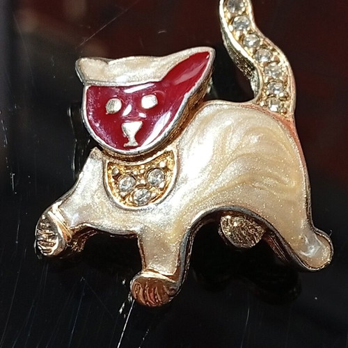 Vintage cat brooch used