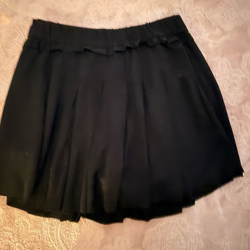 Begatti black skirt shorts like new size Medium