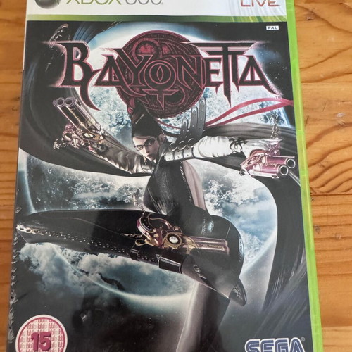 Bayonetta Xbox 360 game like new, action adventure