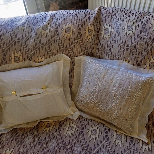 Vintage decorative pillowcases set of 2 ecru with embroidery and cutwork