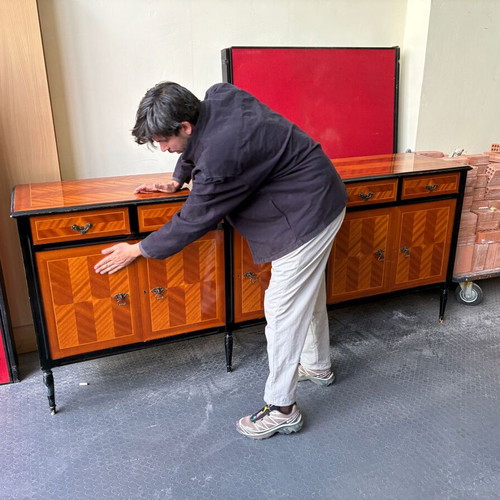 Buffet cabinet with drawers