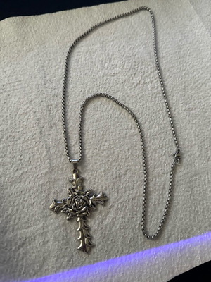 Stainless steel rose cross necklace new, silver color