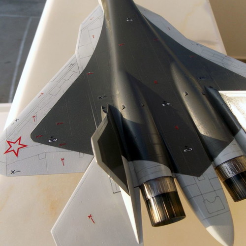 Plastic model SU-57 Felon 1/72 new with collectible paint
