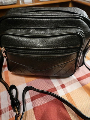 Women's crossbody bag black like new