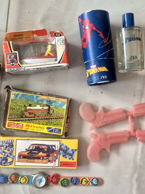 Vintage toys pack used with Batman and Conan figures