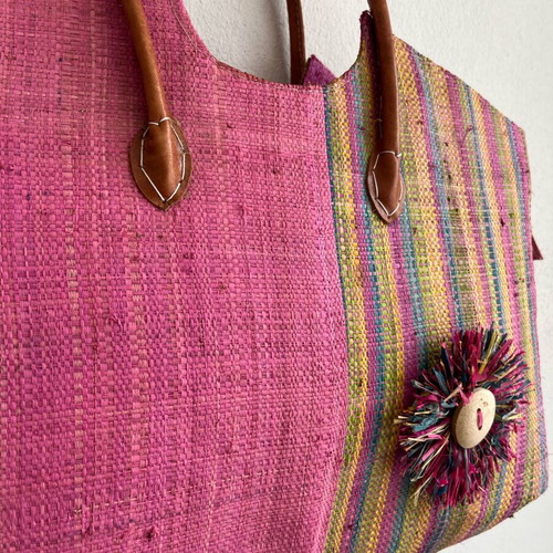 Straw bag Bag-All like new with decorative flower, zipper, and lining
