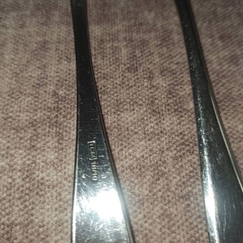 Tcm set of 4 knives and forks like new