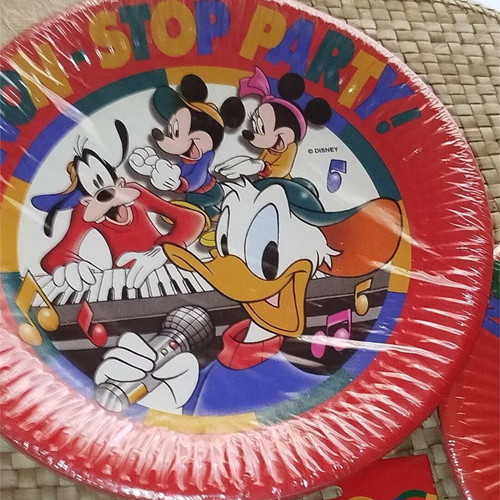 Disney party set new with paper plates and toothpicks