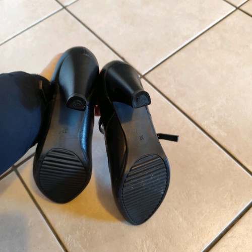Women's high heel shoe new, size 37
