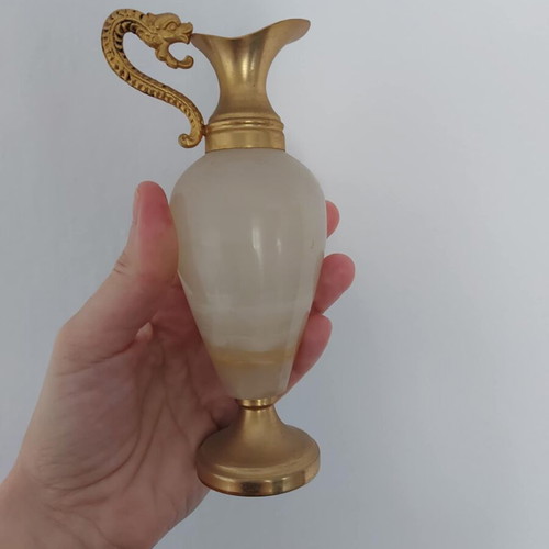 Small amphora made of onyx for sale