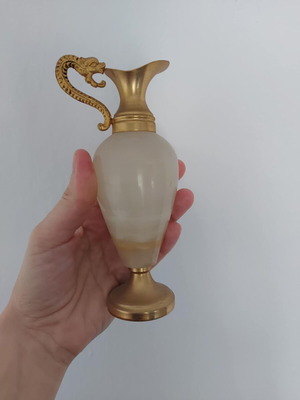 Small amphora made of onyx for sale