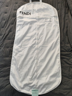 Fendi θήκη προστασίας και αποθήκευσης ρούχων, 132 x 62 εκ.