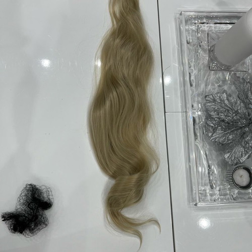 Blonde ponytail new synthetic hair with convenient holder