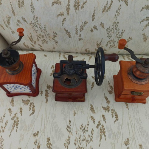 Coffee grinders like new, decorative and functional