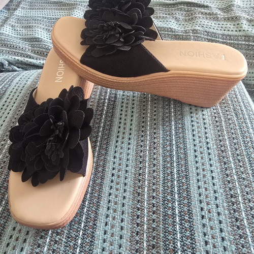 Women's platform slippers size 37, black