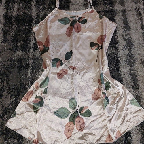 Satin nightdress with adjustable straps like new, size M, beige and green