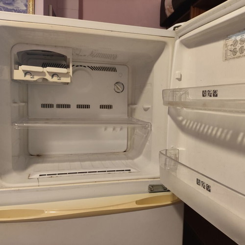 Samsung refrigerator freezer used, no frost