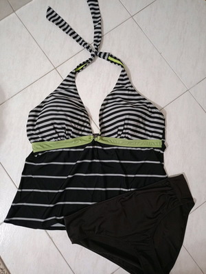 Swimsuit σετ μαγιό XL + Δώρο παρεό