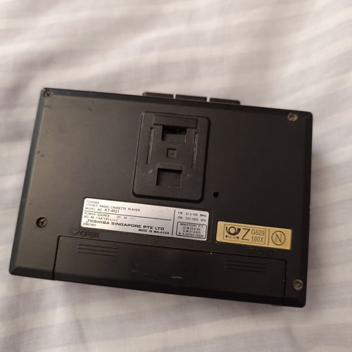 TOSHIBA KT4521 radio cassette player for repair or parts