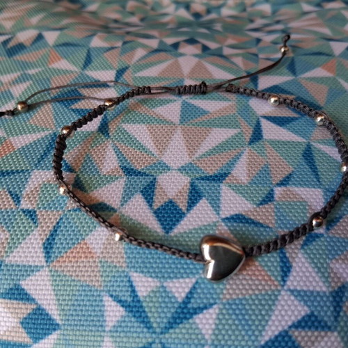 Macrame bracelet like new with decorative beads and heart