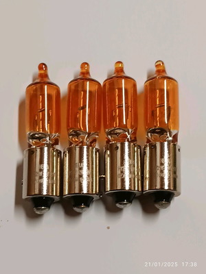 Hella HY21W bulbs new, set of 4, orange 12V 21W