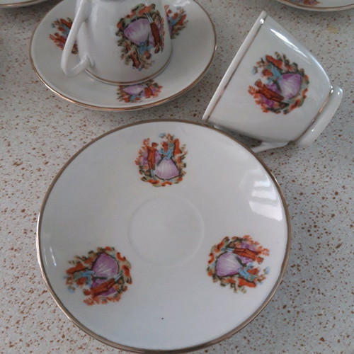 Vintage porcelain coffee cups like new