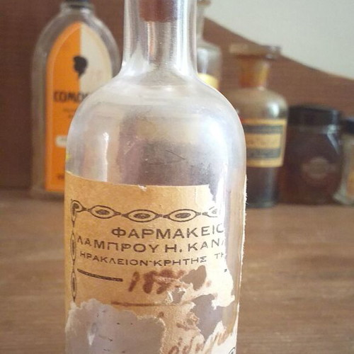 Collectible glass vials used, set of 8 pieces