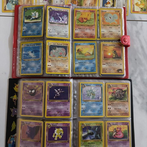 Mega Vintage Pokemon Pack new, 900 cards with albums and deck box