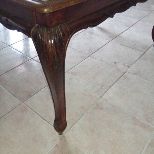Leontos Antique Table in Like New Condition, Walnut Wood