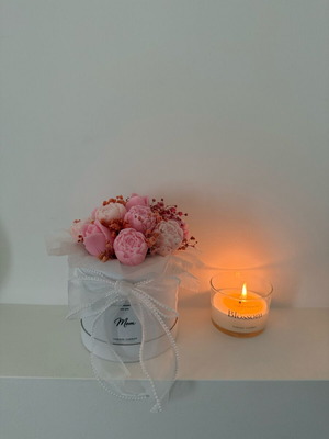 Soy Wax Candle Bouquet new, aromatic wax melts option