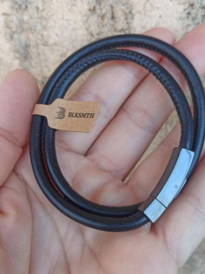 Leather bracelet with stainless steel details black new
