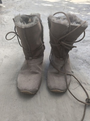 Suede women's boots with fur lining and laces, size 40, beige-brown
