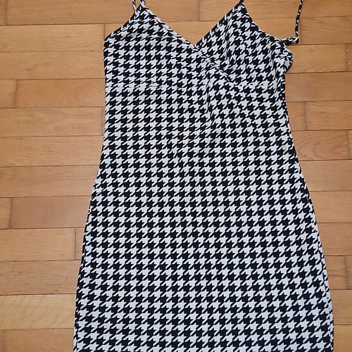 Shein black and white mini dress with straps houndstooth pattern size small like new
