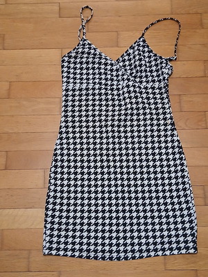 Shein black and white mini dress with straps houndstooth pattern size small like new