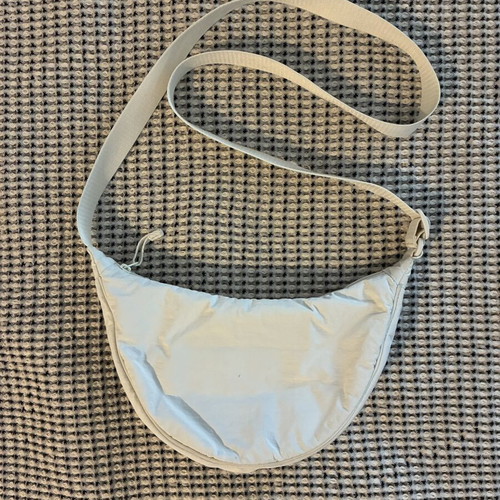 Uniqlo Round Mini Shoulder Bag like new, white/cream