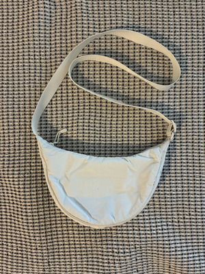 Uniqlo Round Mini Shoulder Bag like new, white/cream