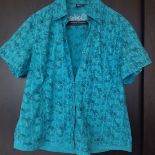 Cecil women's shirt like new, colorful, size L
