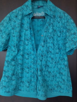 Cecil women's shirt like new, colorful, size L