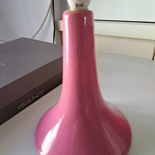 Small pink lamp with bulb like new, ideal for bedside or desk