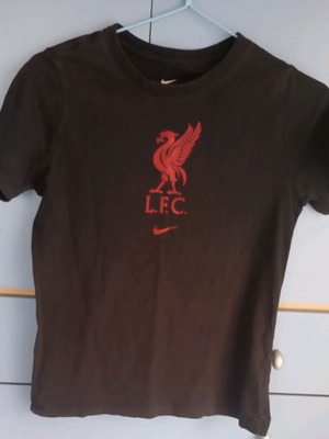 Liverpool Nike t shirt used, kids size 147-158 cm