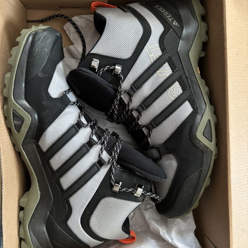 Adidas Terrex Swift R2 Mid GTX boots like new, size 43.5, grey