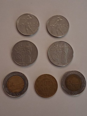 Lot of 7 Italian coins (Lire) – 50, 100, 200 & 500 Lire