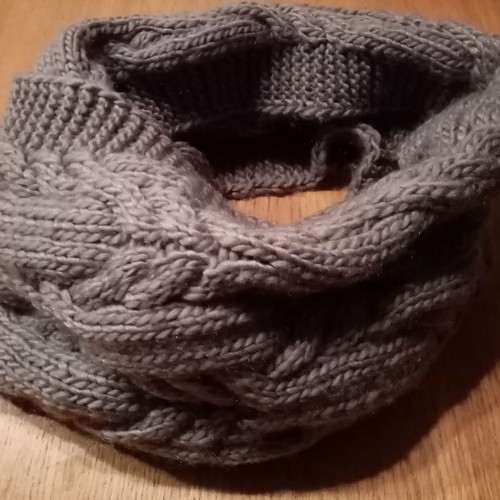 Large neck scarf like new