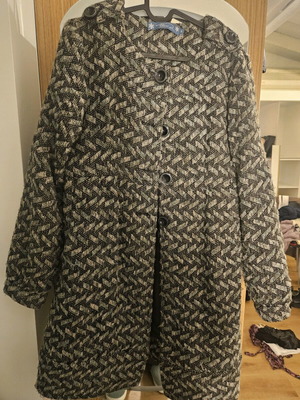 Raxevsky coat used, grey with geometric patterns, small