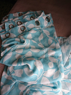 Curtains two panels with rings, white leaf pattern on turquoise