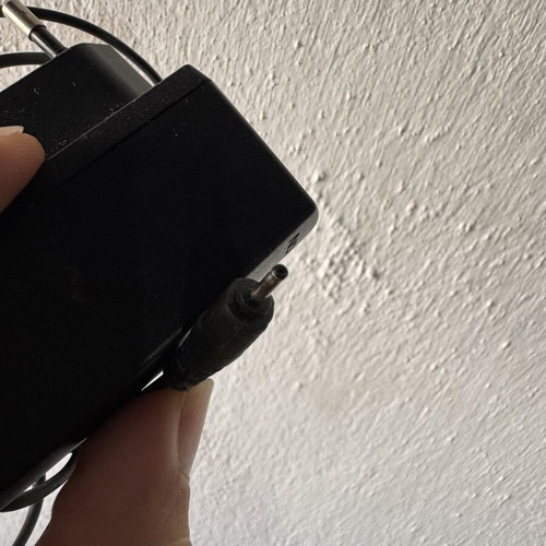 Nokia charger with thin pin T32