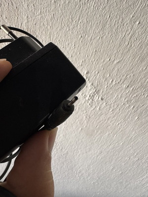 Nokia charger with thin pin T32
