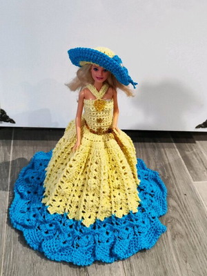 Χειροποίητο πλεκτό φόρεμα για Barbie