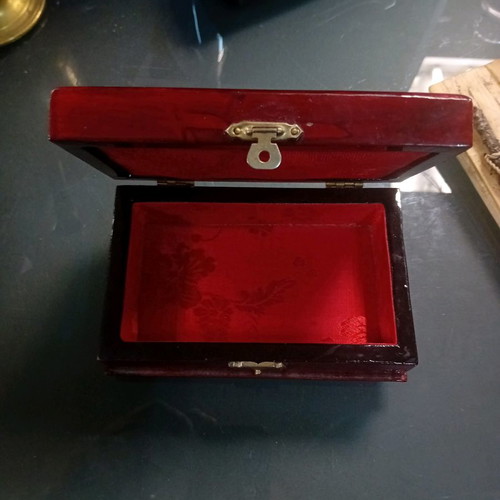 Wooden box used with cork decor under glass